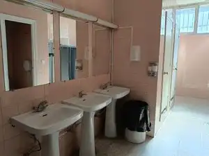 Baño de Nave industrial de alquiler en Móstoles