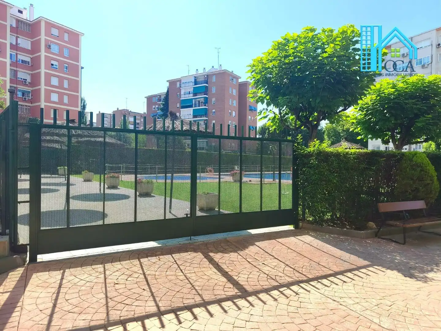 Jardín de Piso en venta en Móstoles con Aire acondicionado, Jardín privado y Piscina comunitaria