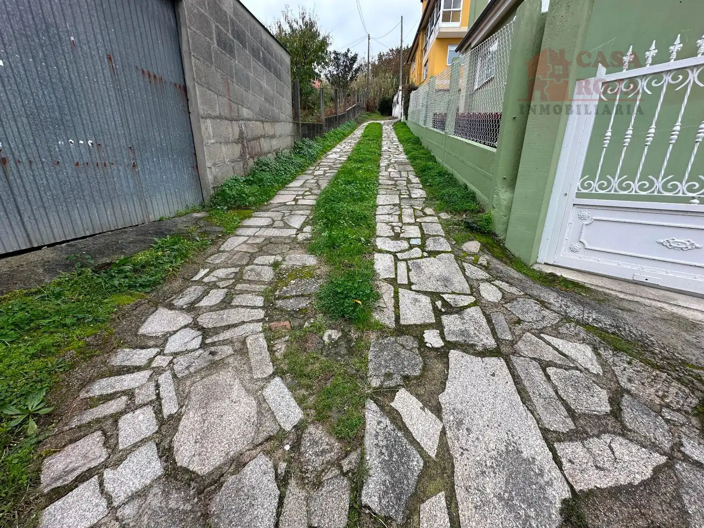 Vista exterior de Casa o xalet en venda en Cangas  amb Traster i Moblat