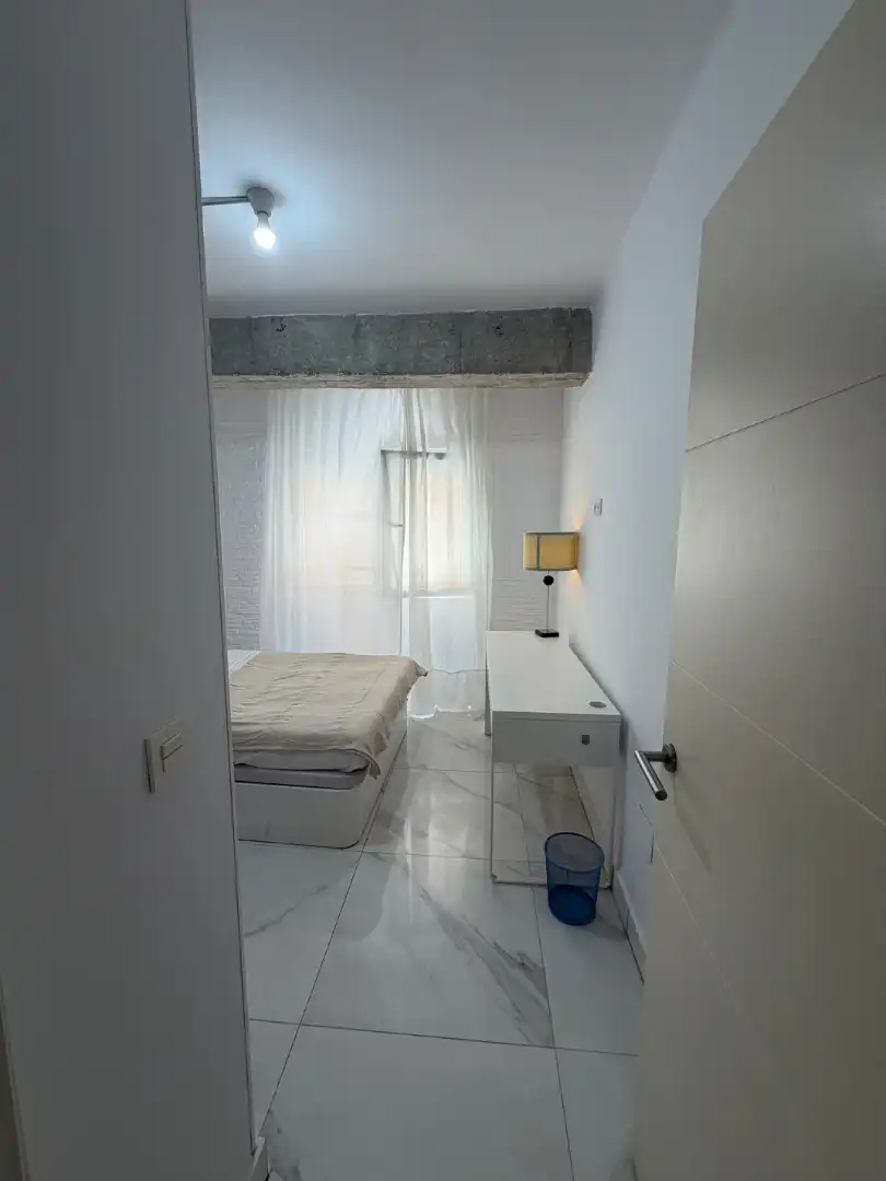 Habitación de Piso para compartir en Granada con Amueblado, Horno y Lavadora