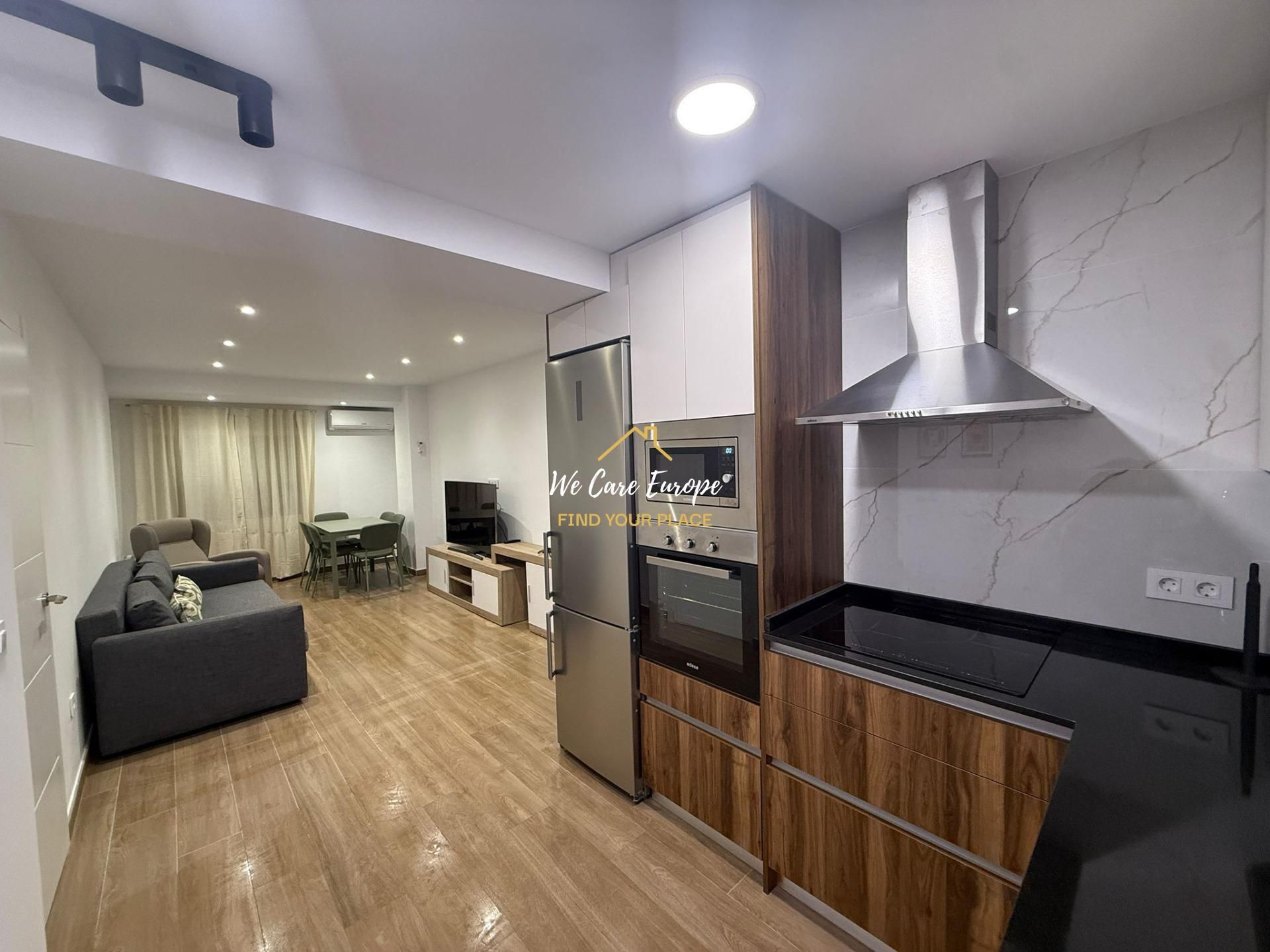 Kitchen of Flat to share in  Granada Capital  with Air Conditioner and Heating