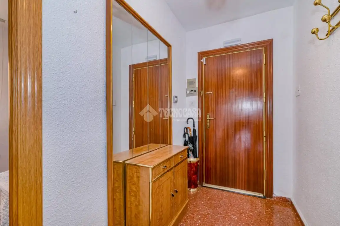 Piso en venta en Granada con Calefacción y Balcón