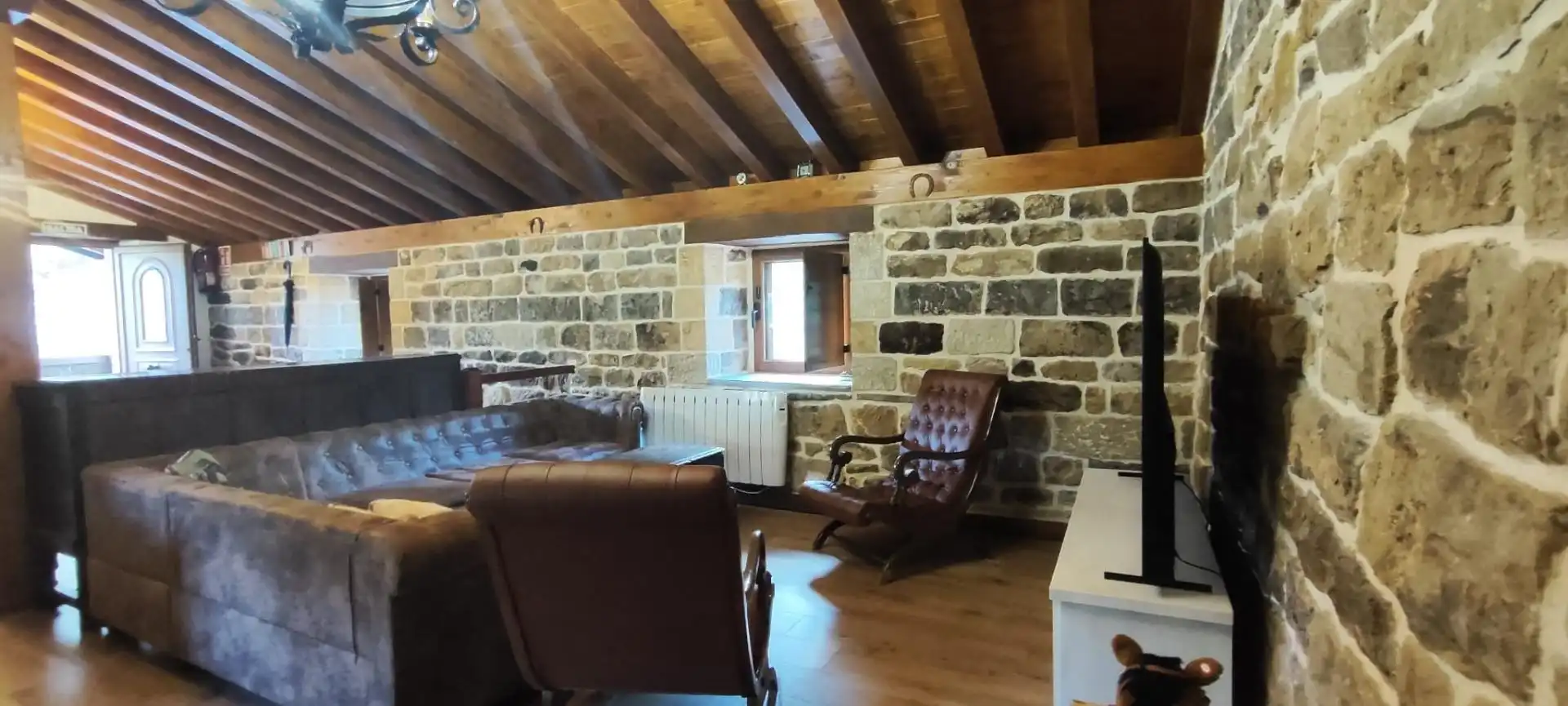 Casa rústica amb terrassa en venda a San Pedro del Romeral, imagen 9