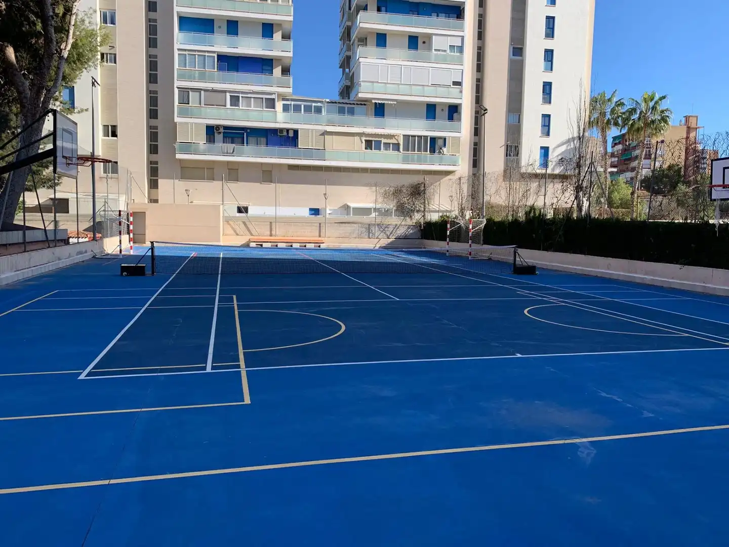 Parking de Piso de alquiler en Alicante / Alacant con Aire acondicionado, Amueblado y Piscina comunitaria
