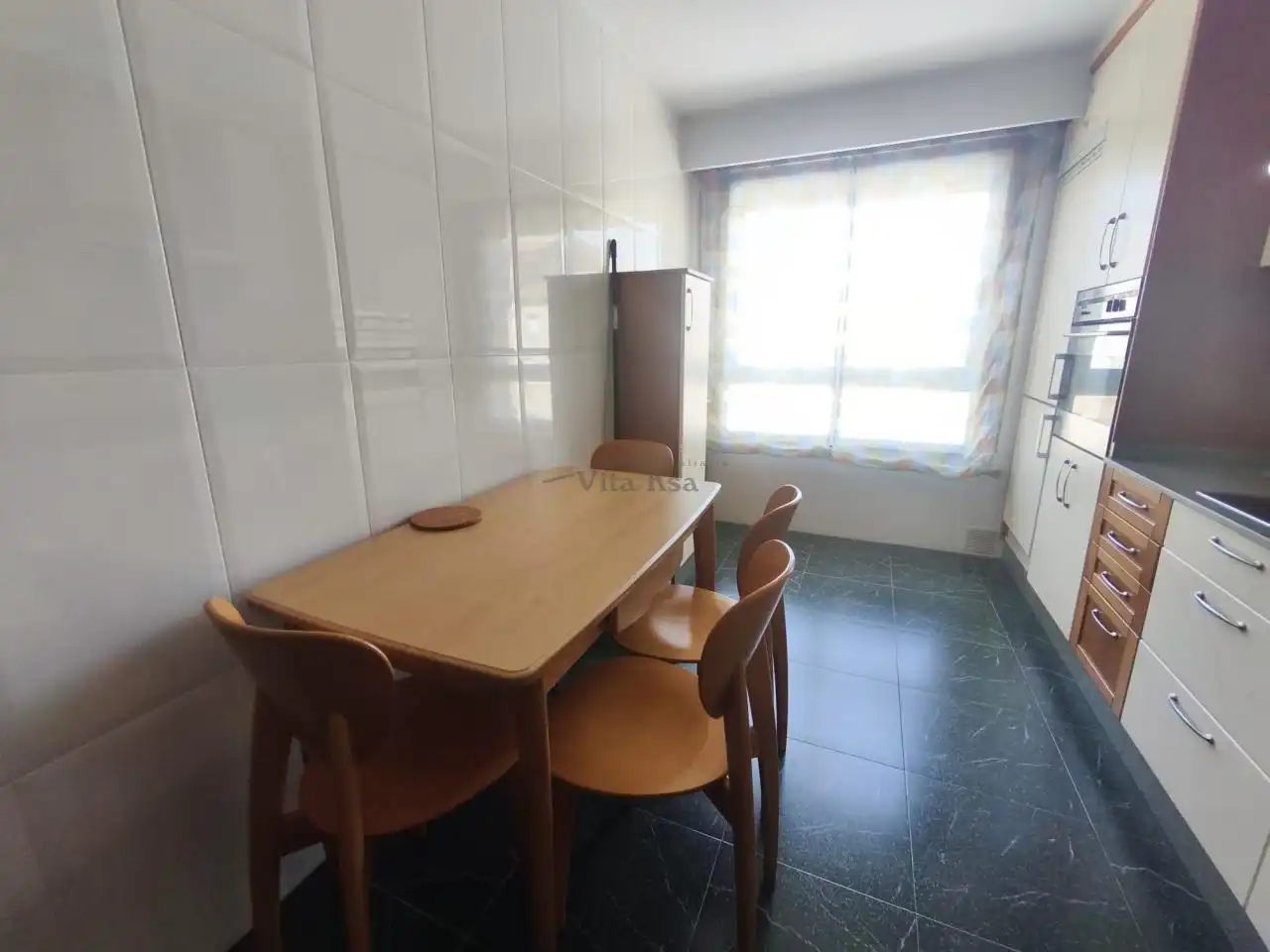 Schlafzimmer von Wohnung zur Miete in Ourense Capital  mit Heizung, Parkett und Möbliert
