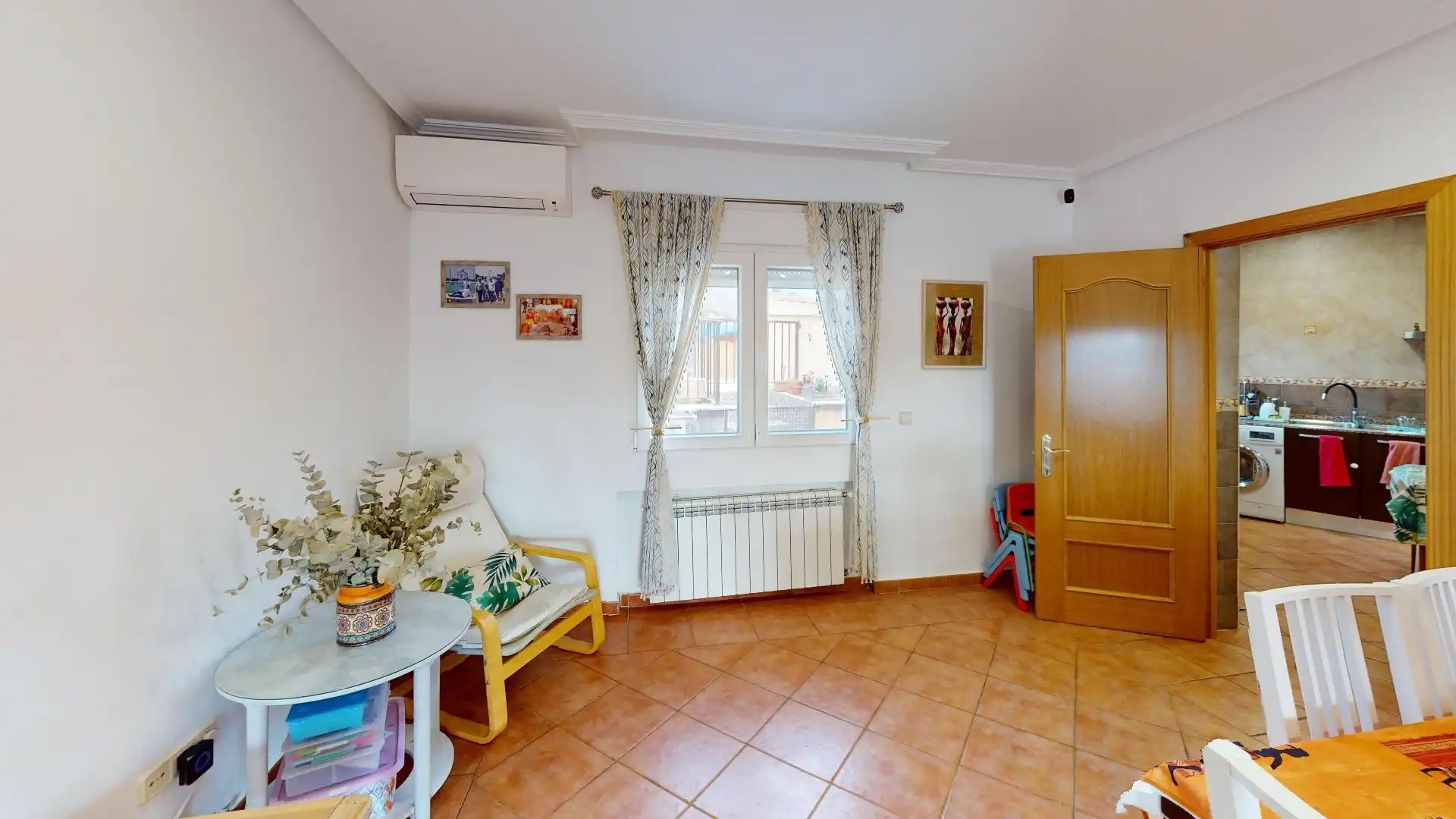 Sala de estar de Casa o chalet en venta en El Molar (Madrid) con Aire acondicionado, Calefacción y Jardín privado