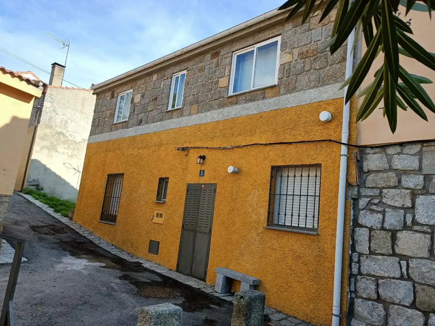 Vista exterior de Casa adosada en venta en Zarzalejo con Jardín privado