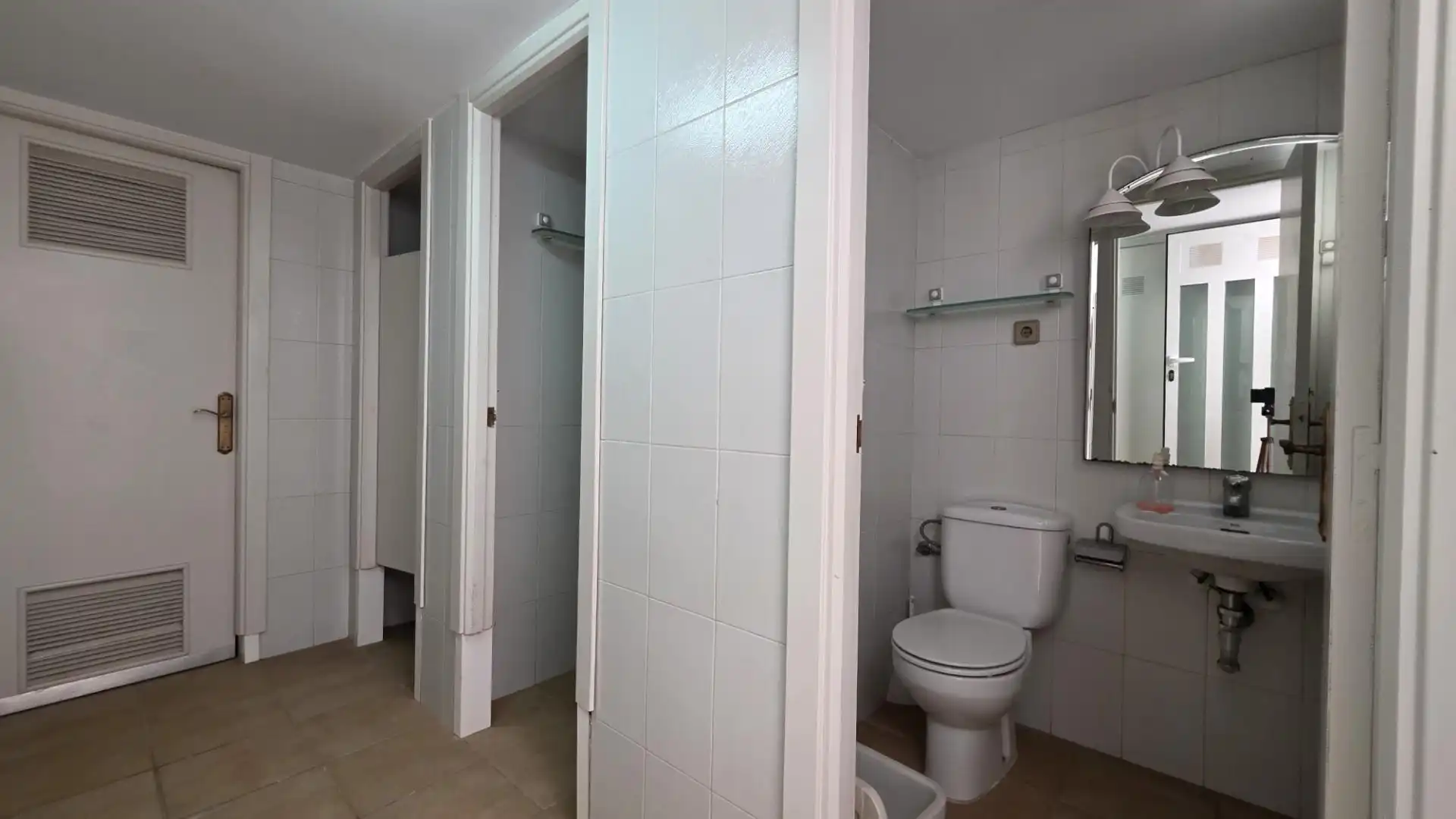 Bathroom of Houses for sale in Elche / Elx  with Air Conditioner, Private garden and Parquet flooring