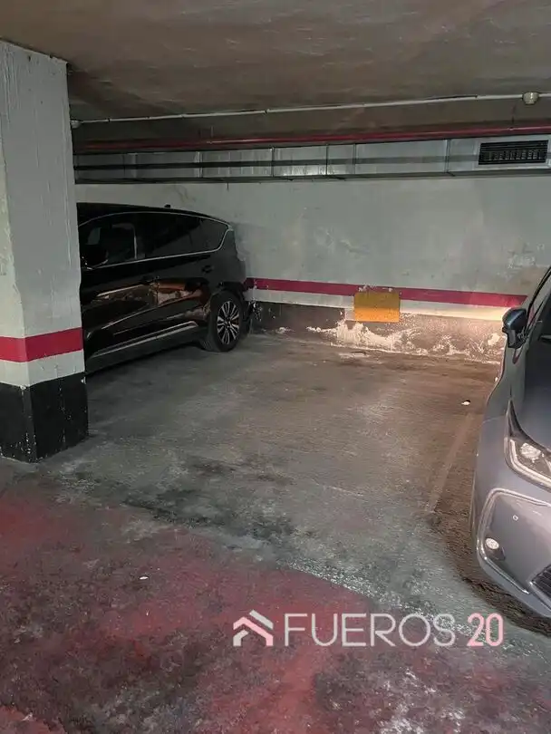 Parkplatz von Garage zum Verkauf in Barakaldo 