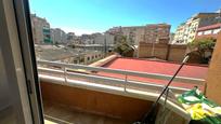 Vista exterior de Pis en venda en  Barcelona Capital amb Parquet, Forn i Balcó