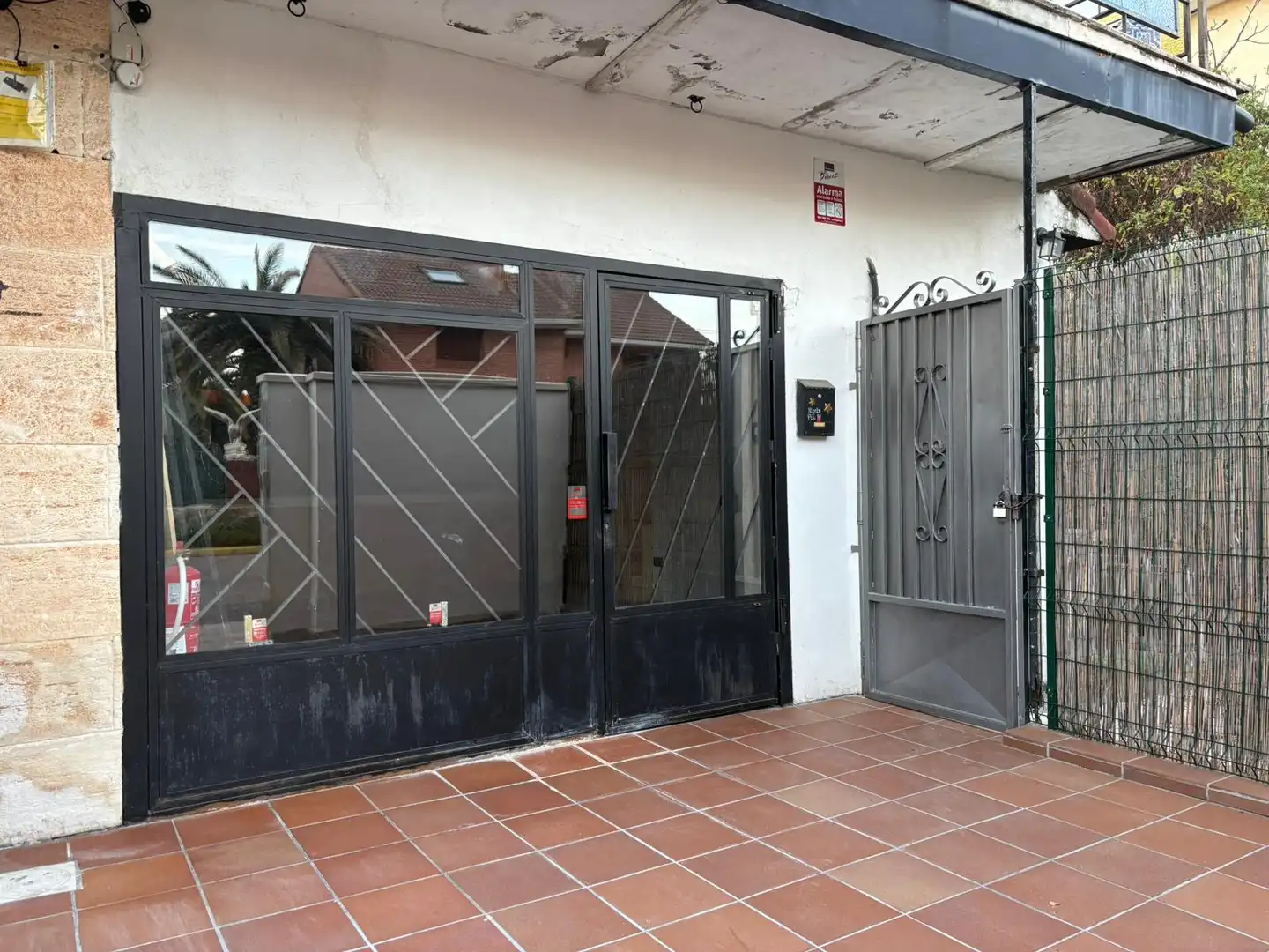 Geschaftsraum zur Miete in Calle Zaragoza, 425, Calypo Fado
