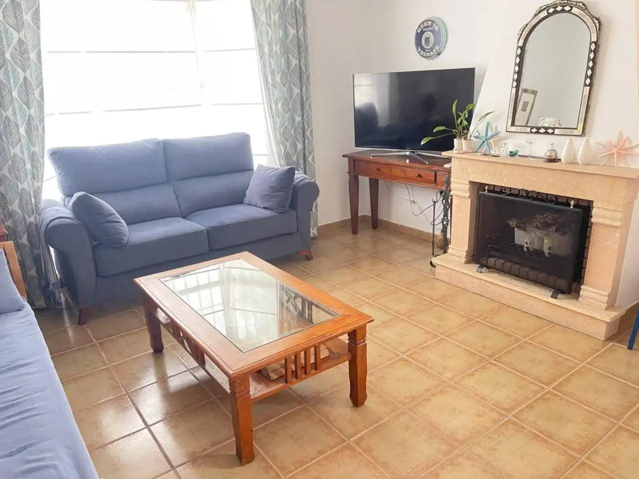 Sala d'estar de Casa o xalet en venda en Chiclana de la Frontera amb Aire condicionat, Jardí privat i Piscina