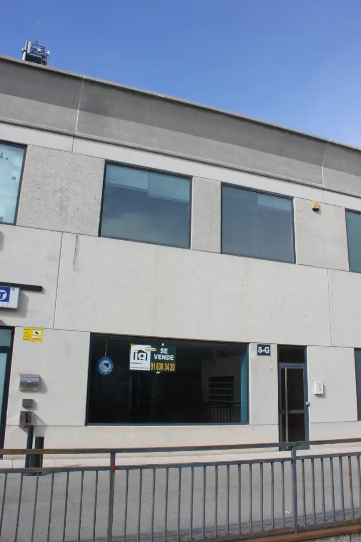 Local comercial en venda a Calle Bruselas 5