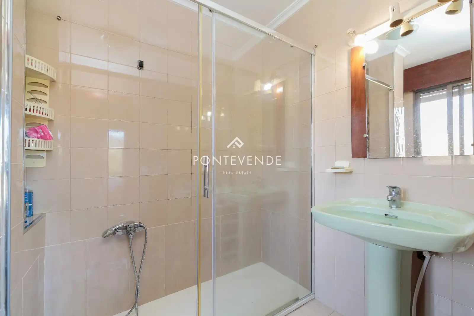 Bany de Casa o xalet en venda en Poio amb Terrassa