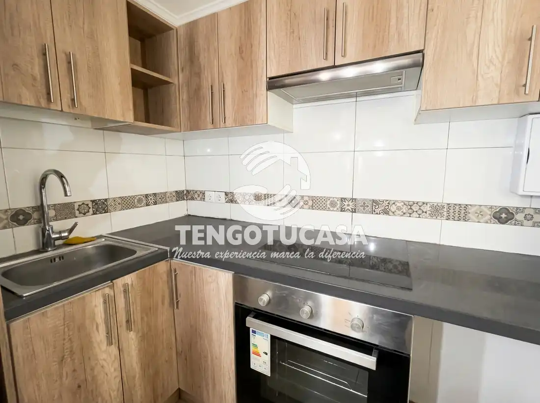 Piso en venta en Calle de María Teresa Sáenz de Heredia, 22, Ventas