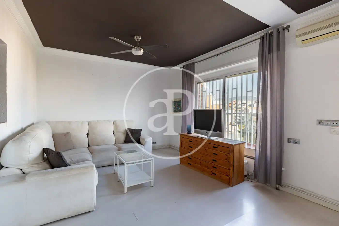 Penthouse with terrace for sale in Carrer del Consell de Cent, imagen 3