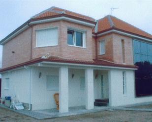 Vista exterior de Casa o xalet en venda en Valdenuño Fernández