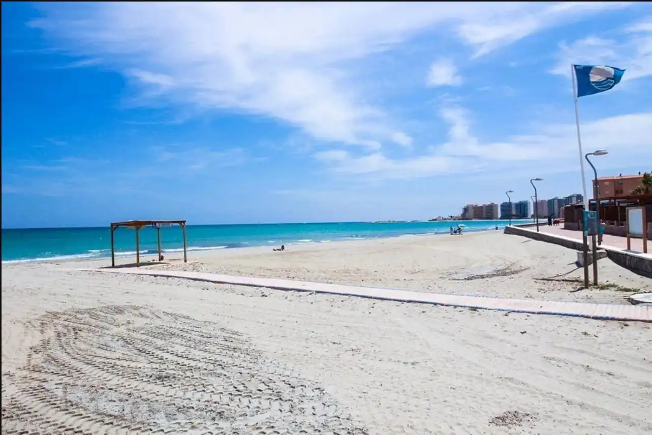 Vista exterior de Apartamento en venta en La Manga del Mar Menor con Aire acondicionado, Calefacción y Terraza