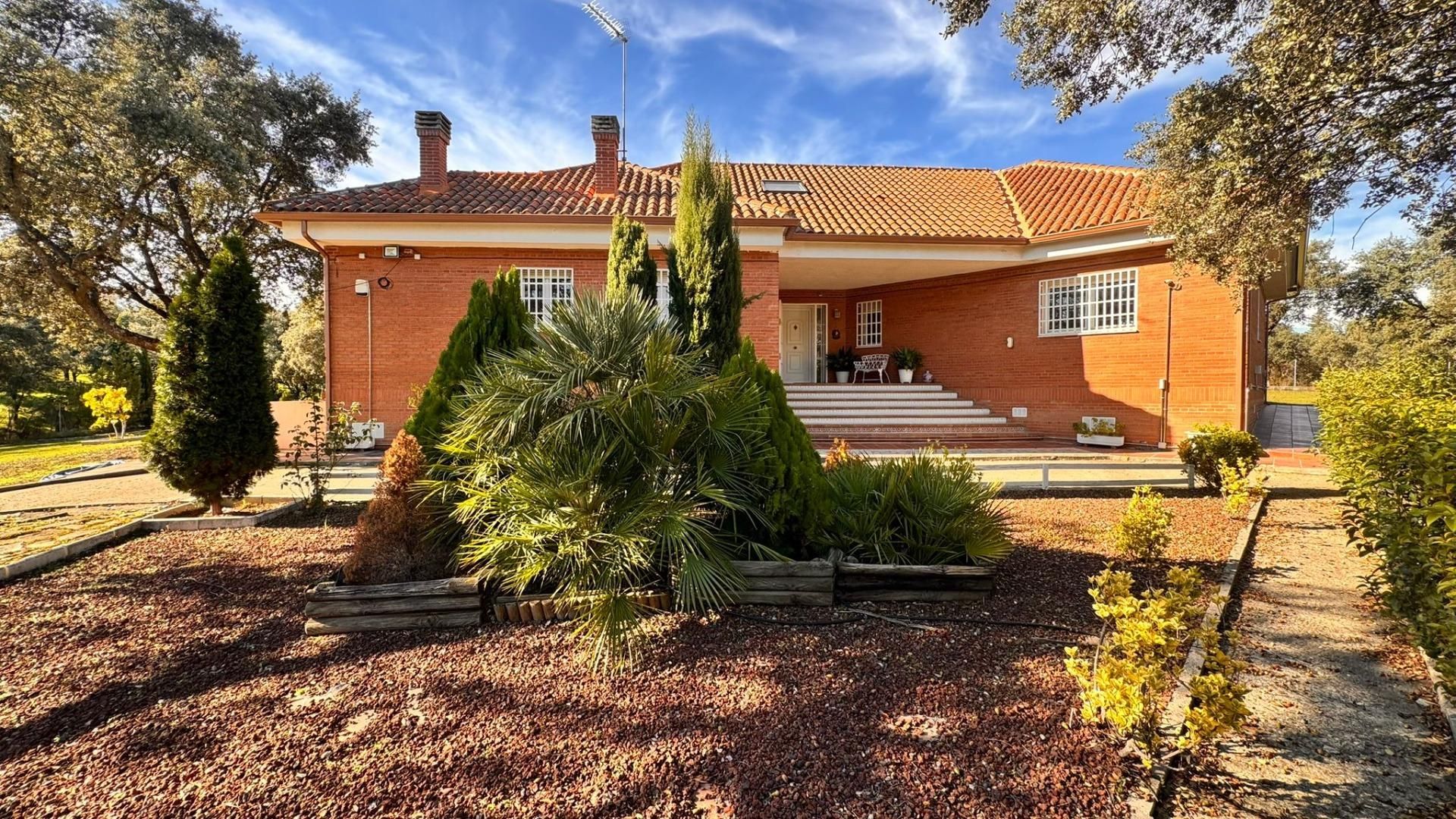 Exterior view of House or chalet for sale in Villanueva de la Cañada  with Heating, Private garden and Terrace