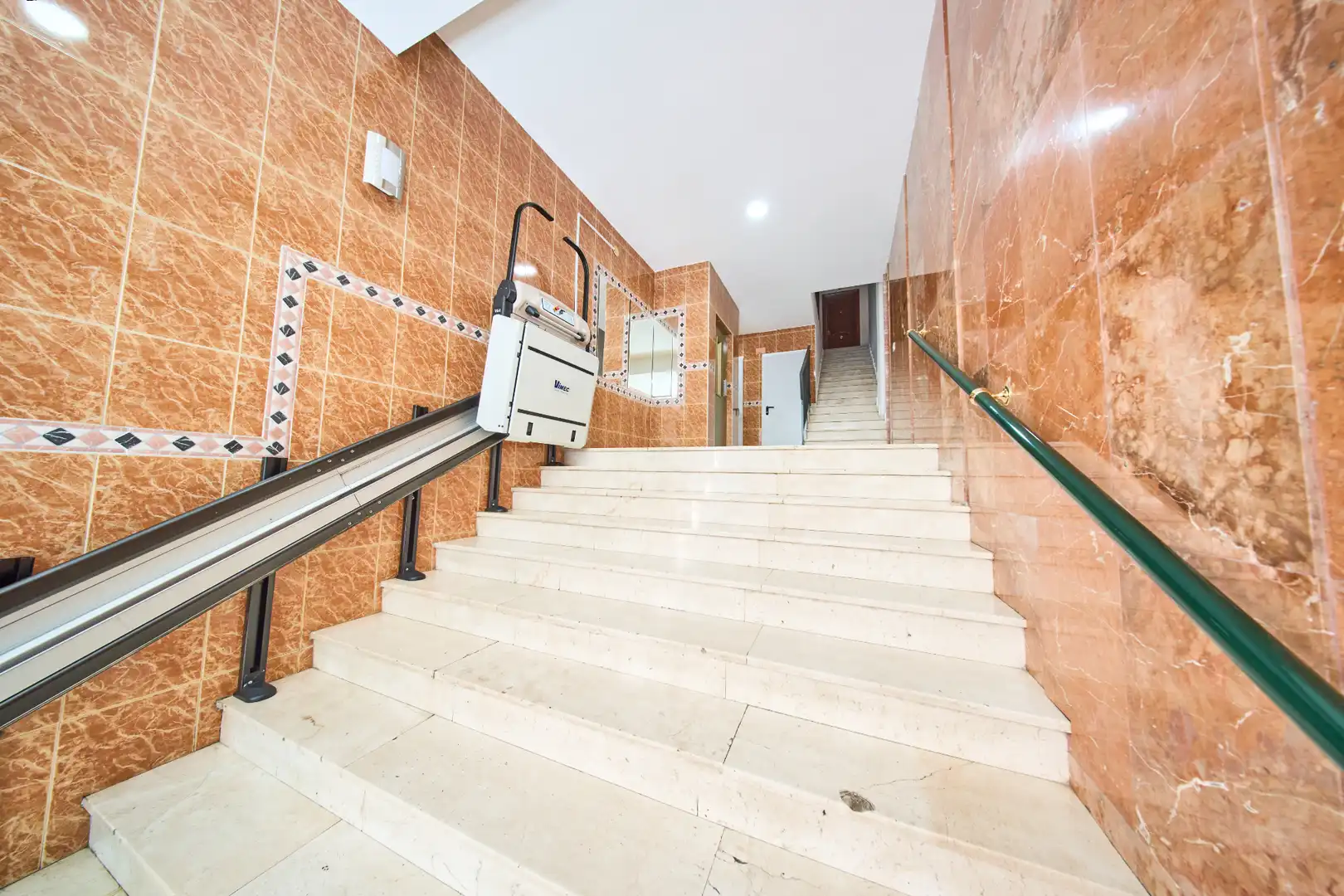 Ático en venta en Granada con Calefacción, Terraza y Amueblado