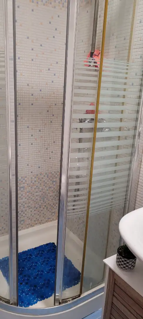 Baño de Piso de alquiler en Cuenca con Calefacción, Parquet y Amueblado