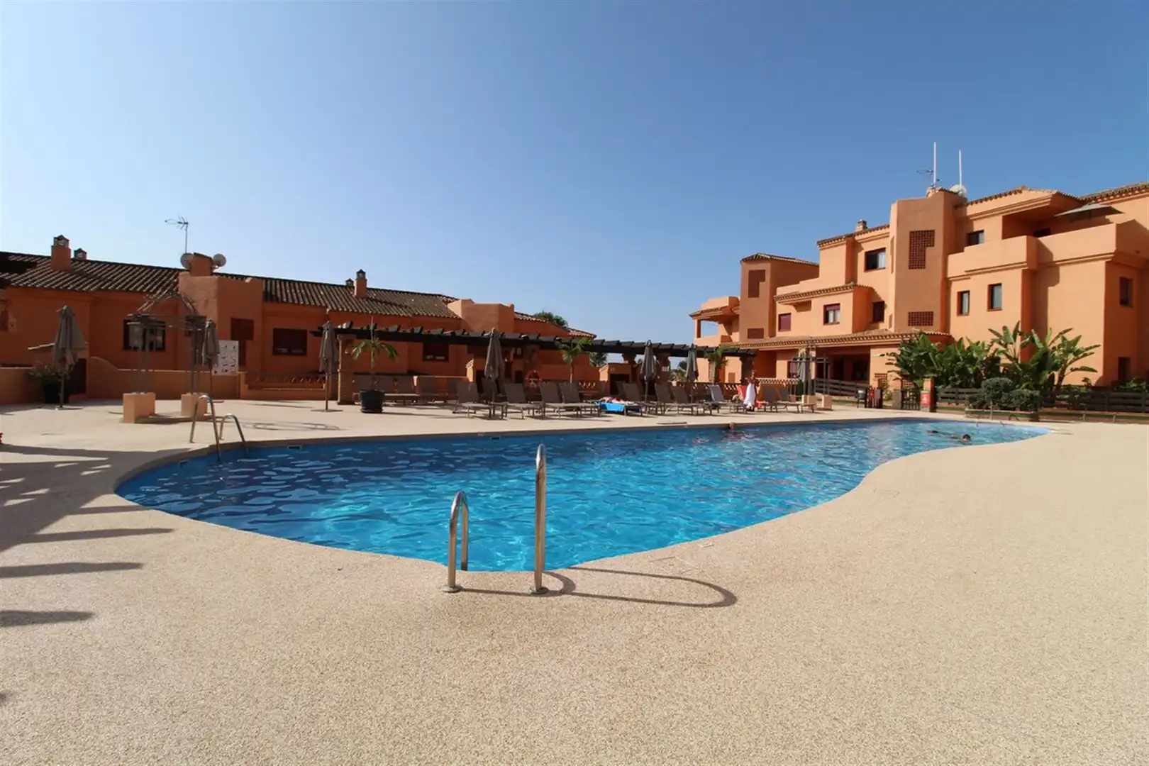 Piscina de Apartament en venda en Estepona amb Aire condicionat