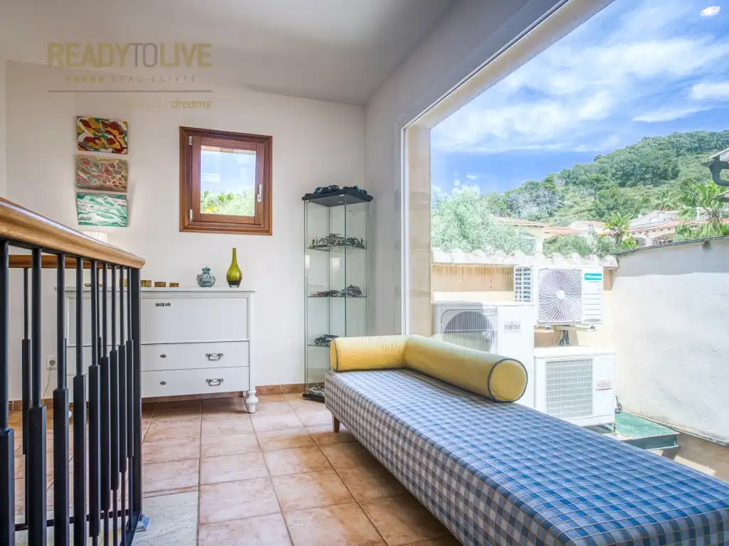 Schlafzimmer von Einfamilien-Reihenhaus zum Verkauf in Alcúdia mit Klimaanlage, Privatgarten und Terrasse