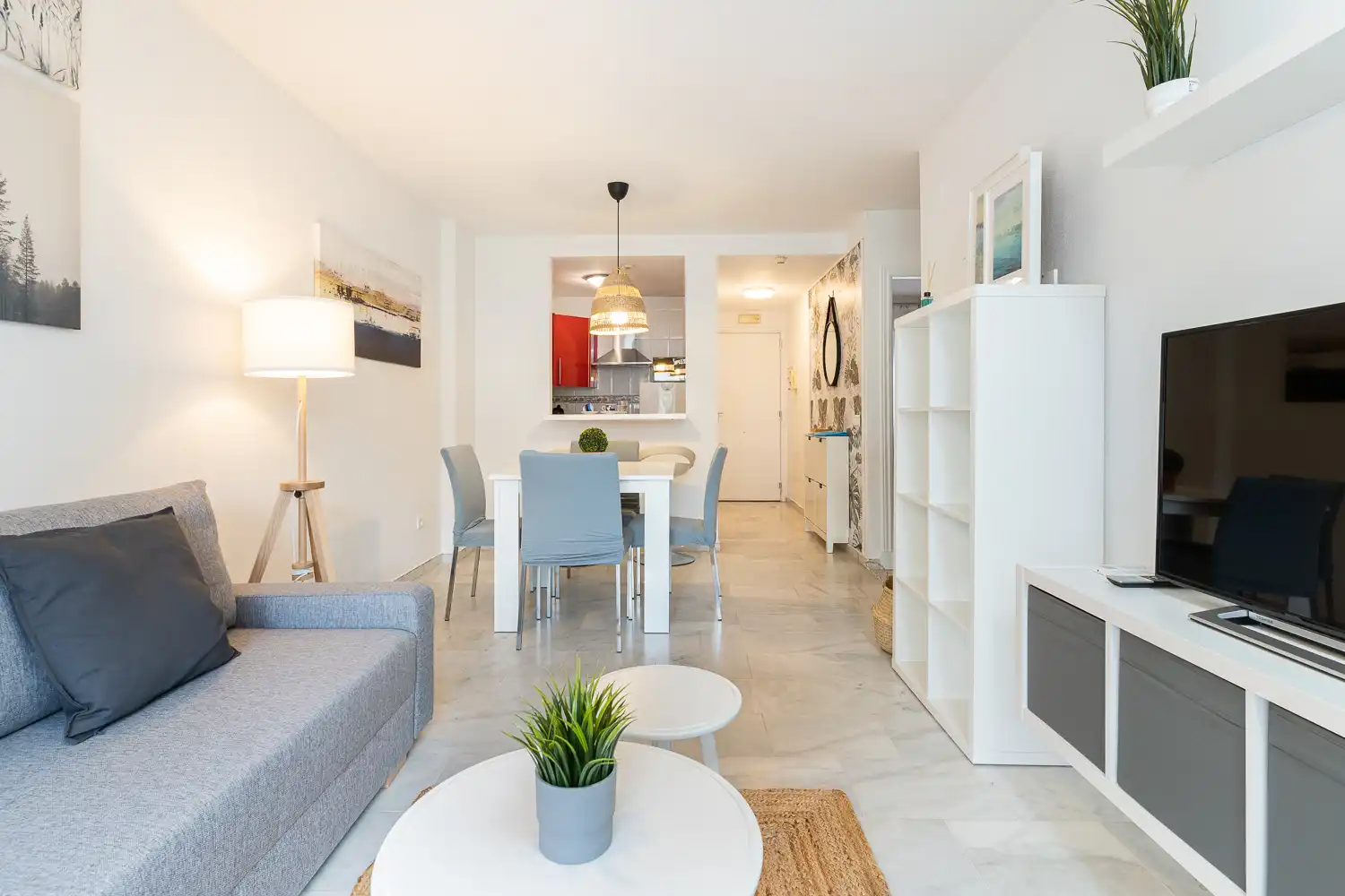 Sala d'estar de Pis en venda en Benalmádena amb Aire condicionat, Terrassa i Piscina comunitària