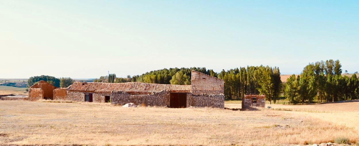 Exterior view of Country house for sale in Iglesiarrubia  with Private garden