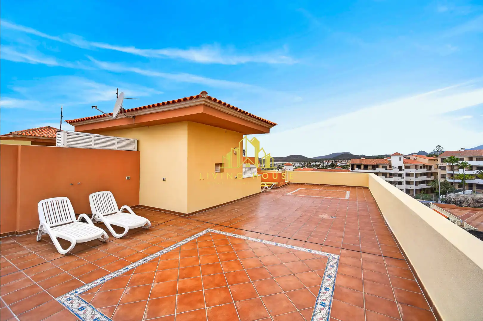 Terrasse von Dachboden zum Verkauf in San Miguel de Abona mit Terrasse, Möbliert und Ofen