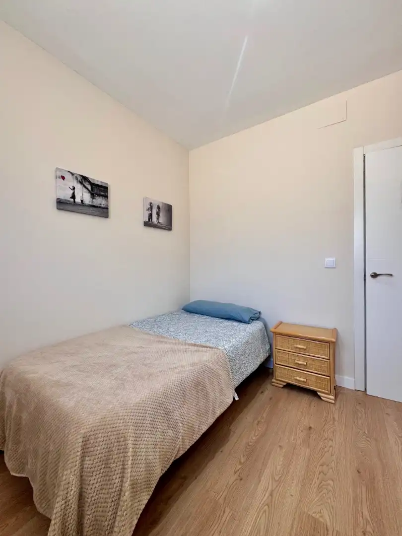Habitación de Apartamento en venta en Cáceres con Aire acondicionado, Calefacción y Amueblado