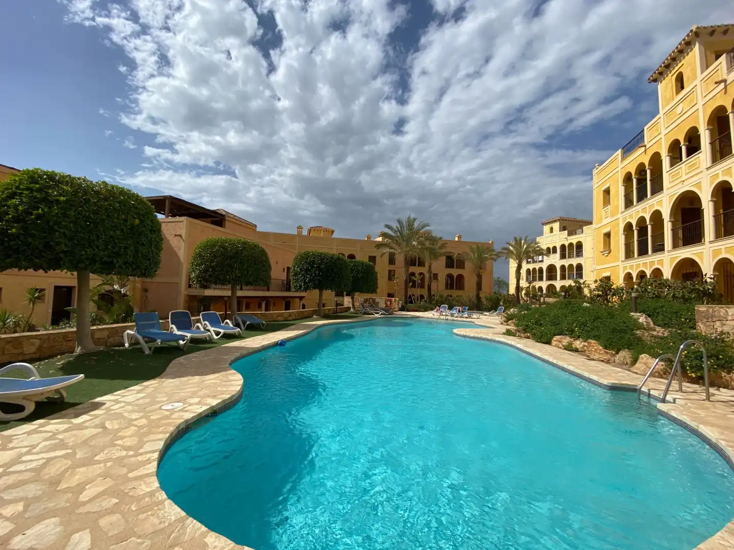 Piscina de Apartamento en venta en Cuevas del Almanzora con Terraza, Amueblado y Internet