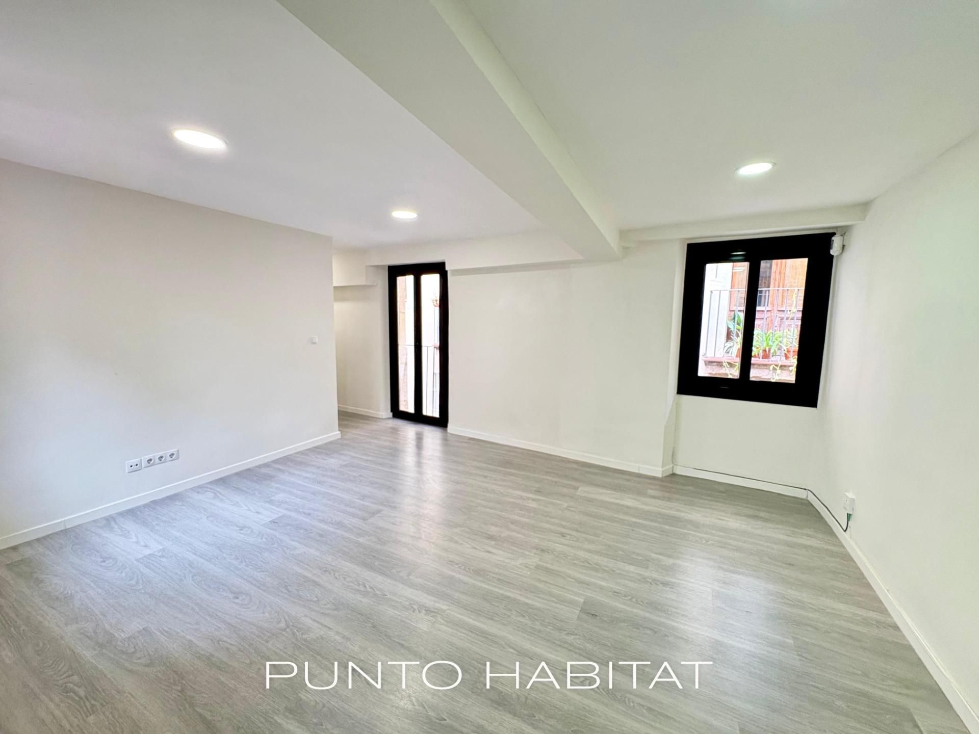 Piso en venta en  Barcelona Capital con Balcón