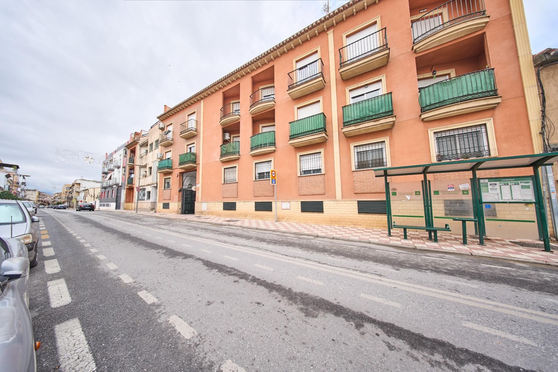 Vista exterior de Apartament en venda en Albolote amb Terrassa, Balcó i Piscina comunitària