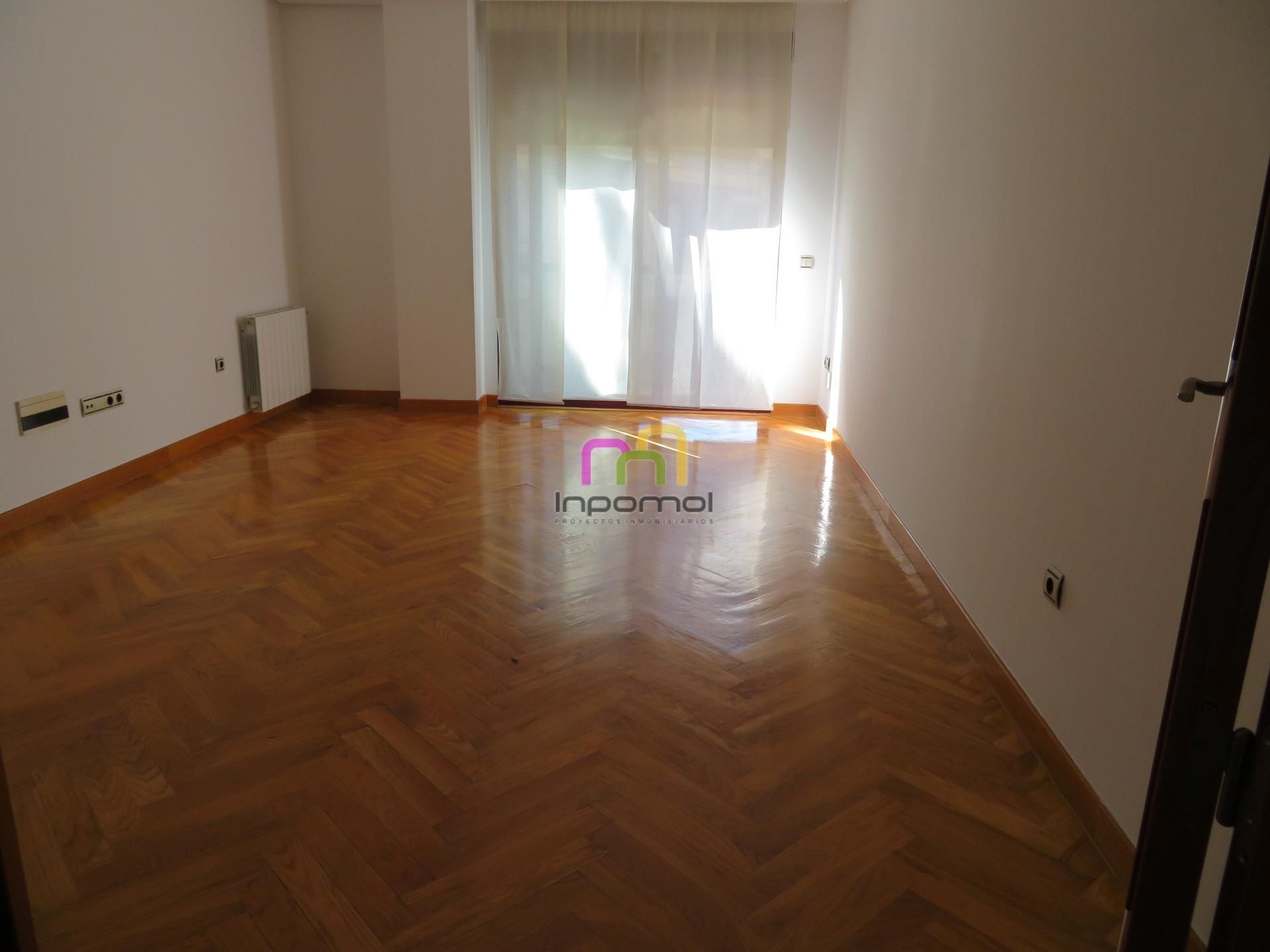 Apartamento de alquiler en Maria Auxiliadora - Barriada de Llera