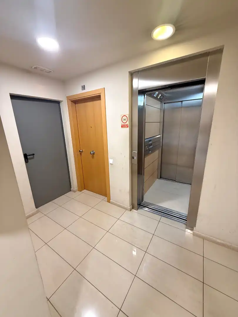 Flat for sale in L'Hospitalet de Llobregat  with Air Conditioner, Heating and Oven
