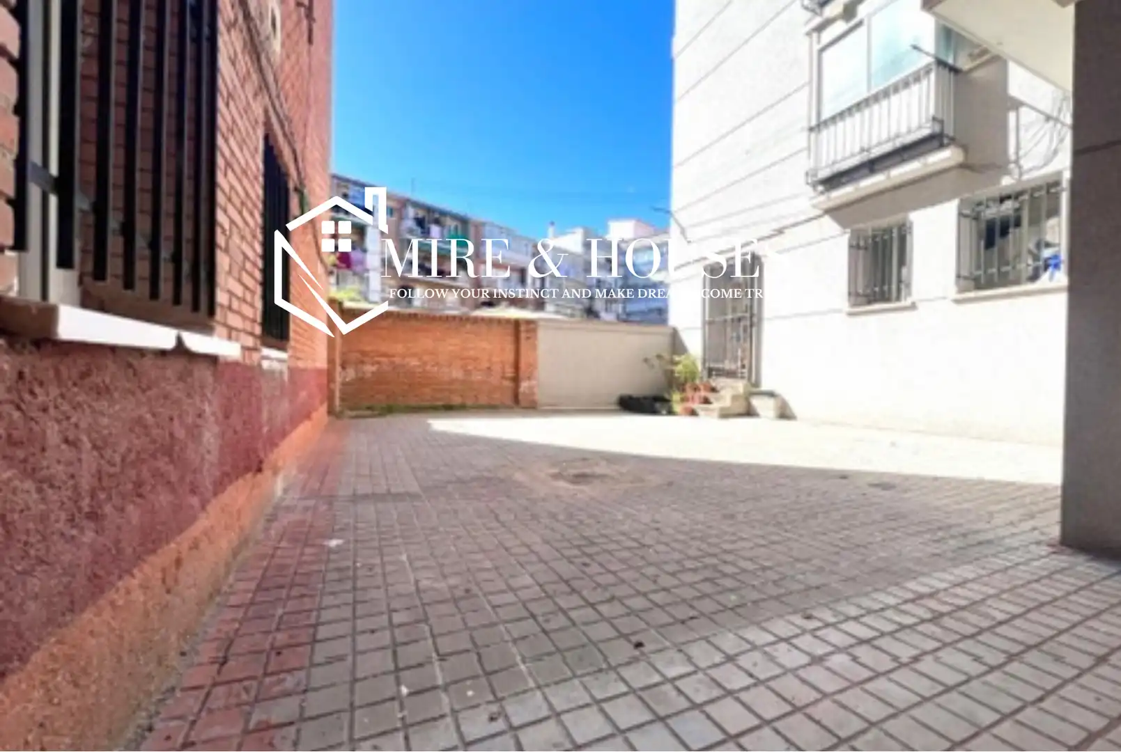 Vista exterior de Oficina en venda en Alcobendas amb Calefacció