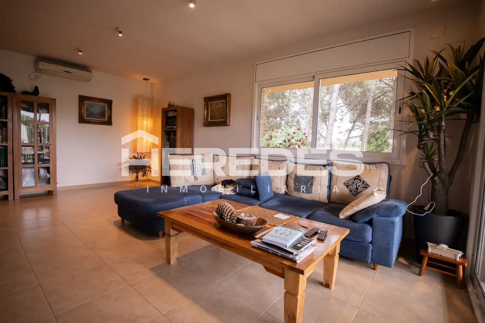 Sala de estar de Casa o chalet en venta en Sabadell con Aire acondicionado, Calefacción y Jardín privado