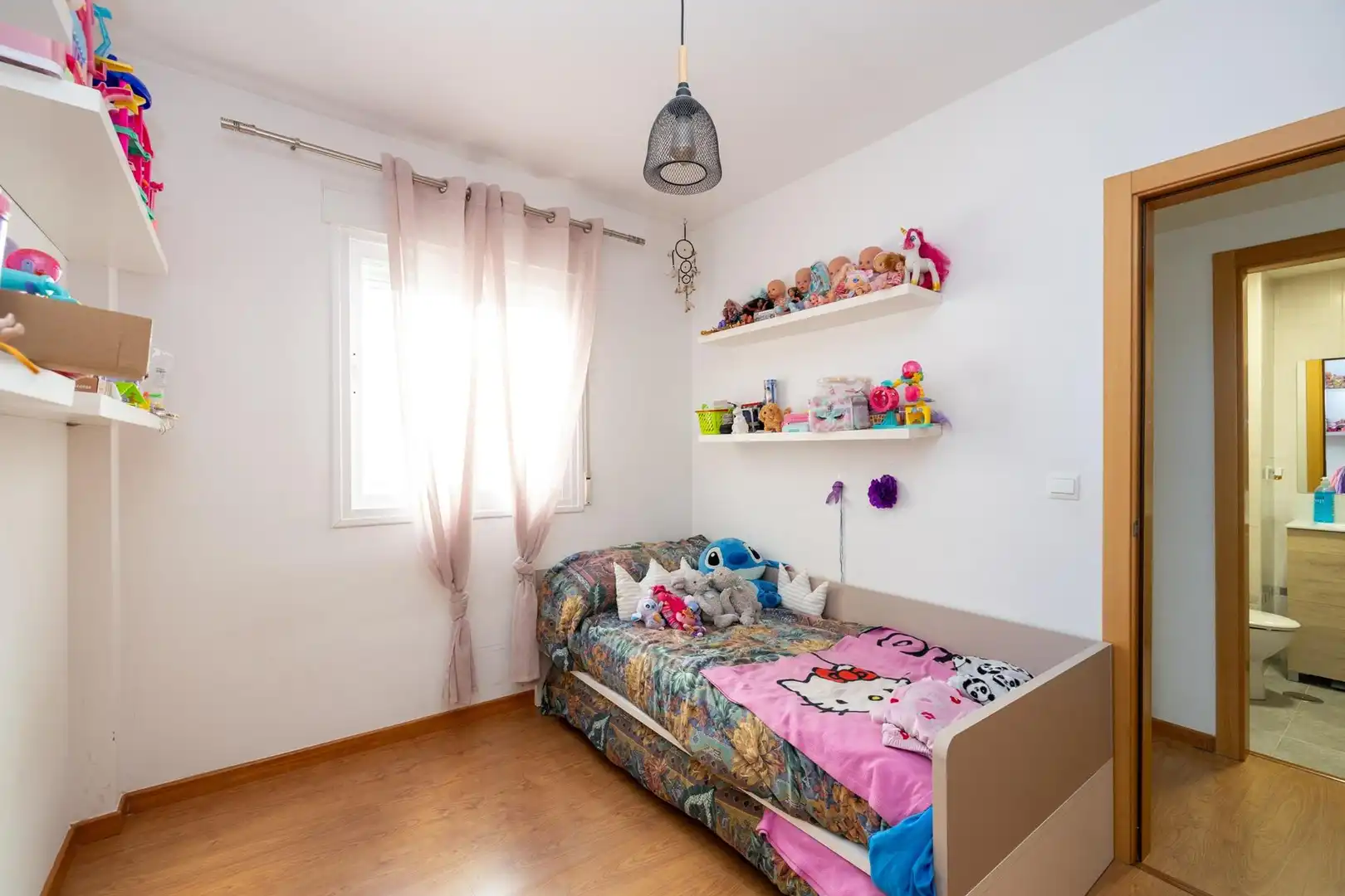Habitación de Ático en venta en Atarfe con Aire acondicionado, Terraza y Trastero