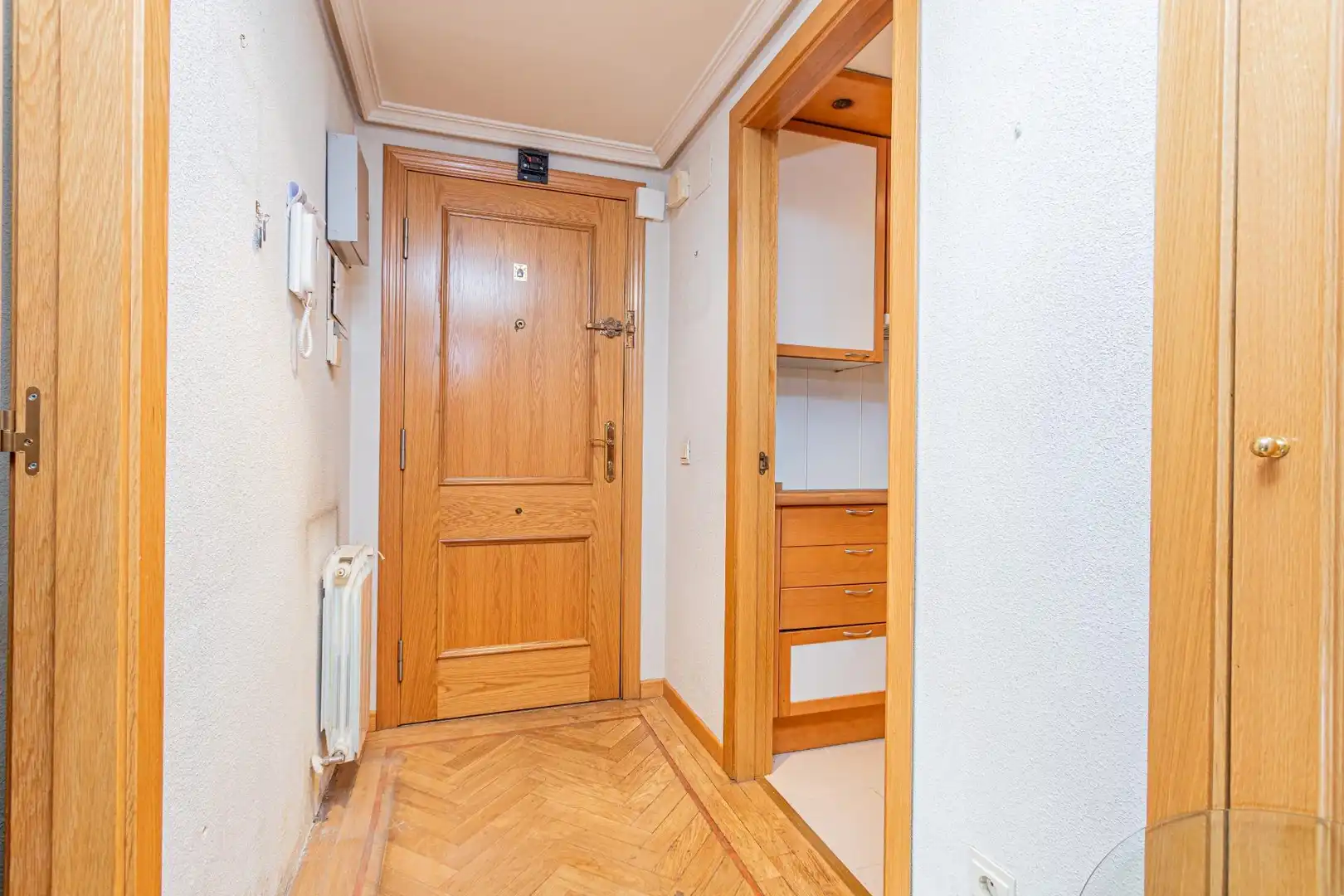 Flat for sale in CGDOR DIEGO VALDERRABANO, Media Legua