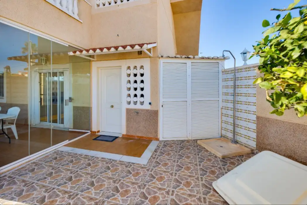 Vista exterior de Casa o chalet en venta en Orihuela con Terraza, Trastero y Piscina