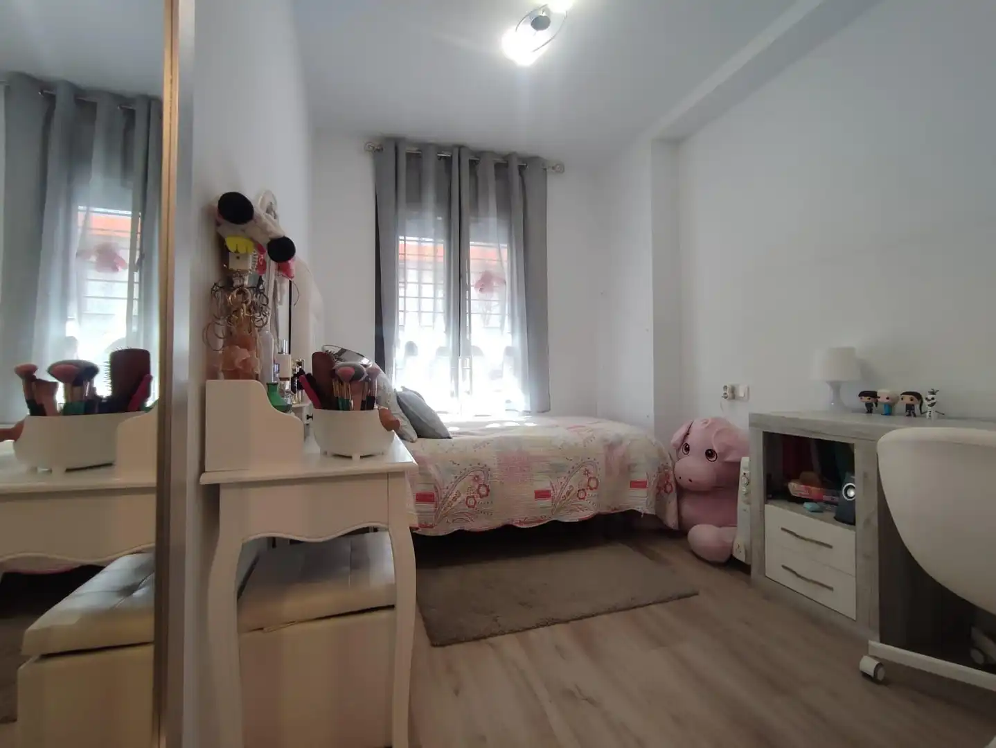 Habitación de Planta baja en venta en Córdoba con Aire acondicionado, Trastero y Piscina comunitaria