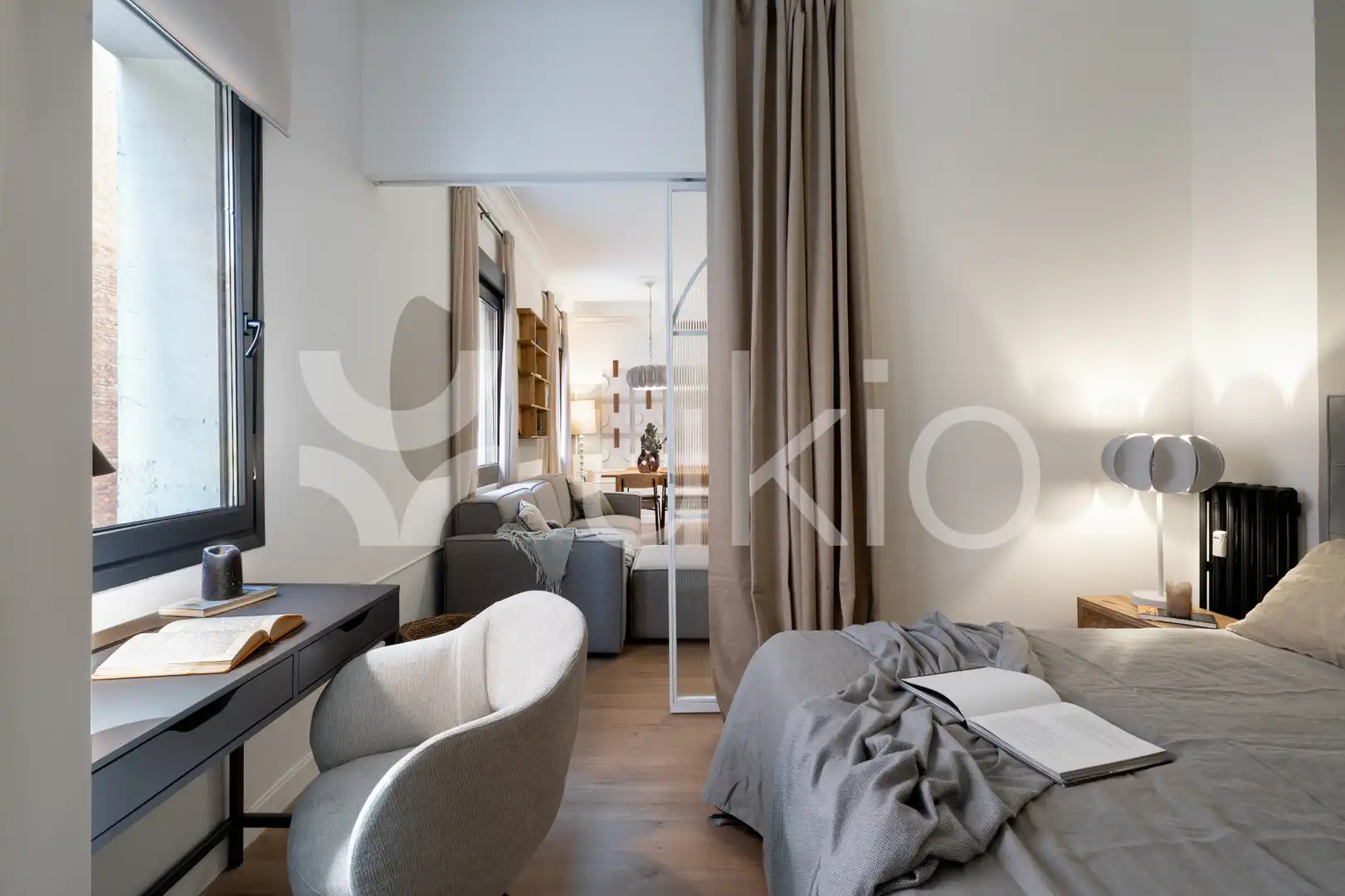 Dormitori de Apartament de lloguer en Madrid amb Aire condicionat, Calefacció i Moblat