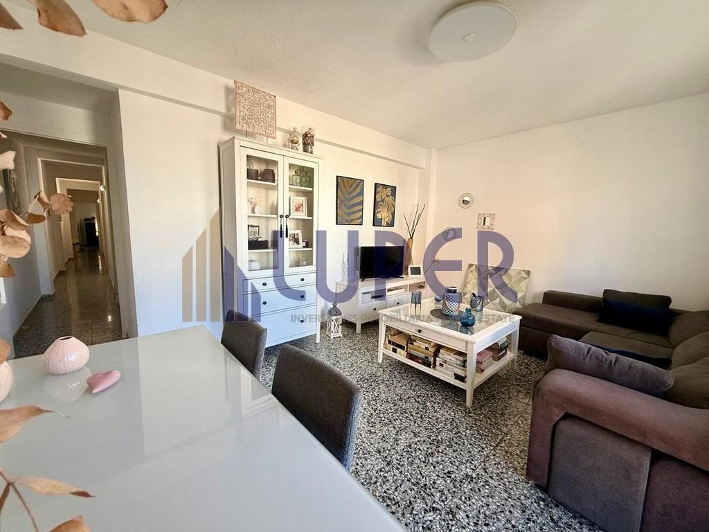 Sala d'estar de Pis en venda en San Vicente del Raspeig / Sant Vicent del Raspeig amb Balcó