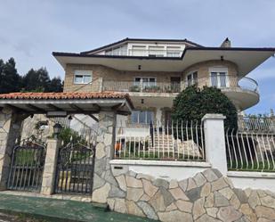 Vista exterior de Casa o xalet en venda en Viveiro amb Calefacció, Jardí privat i Parquet