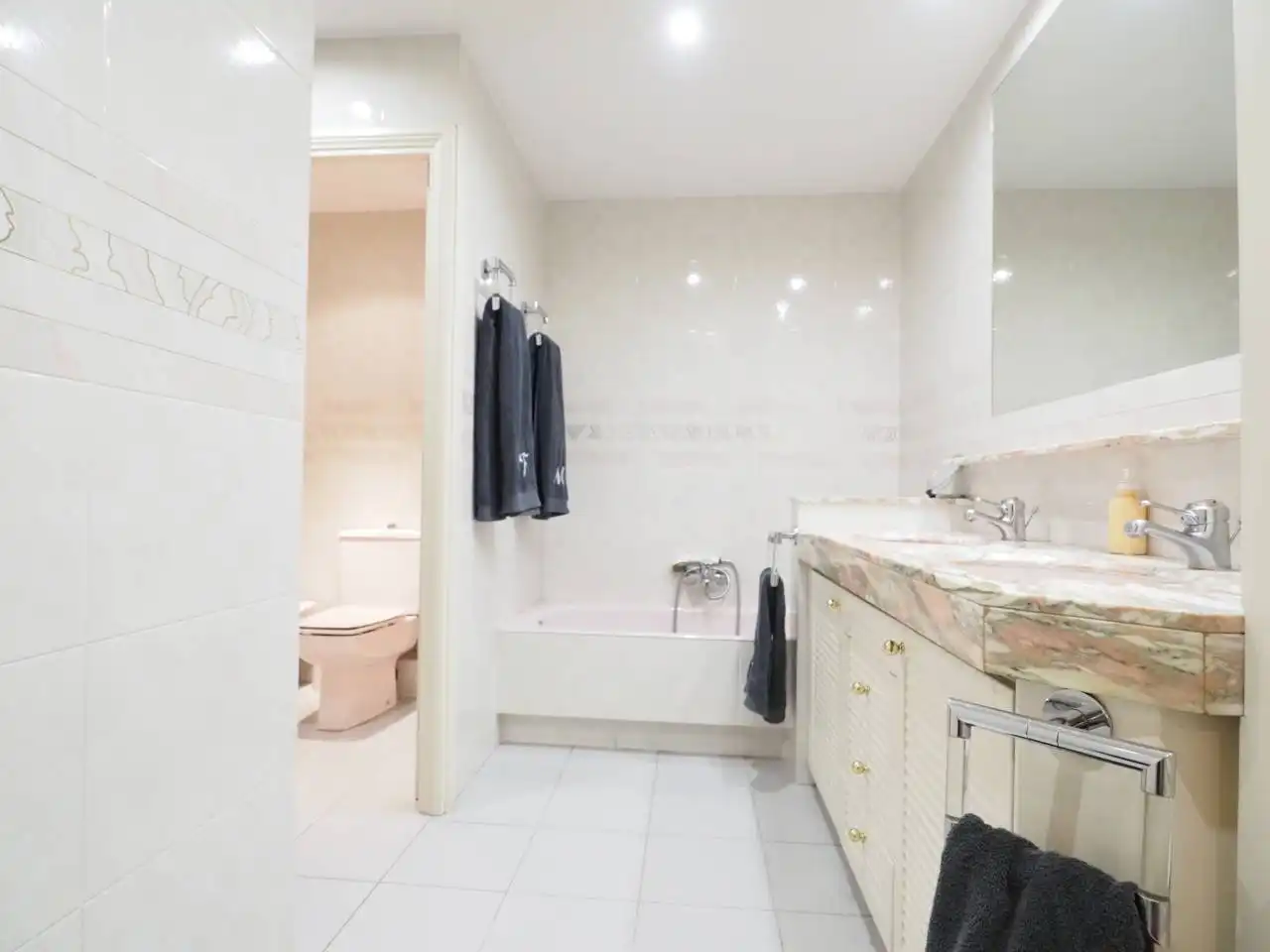 Badezimmer von Wohnung zum Verkauf in Granollers mit Heizung, Parkett und Terrasse
