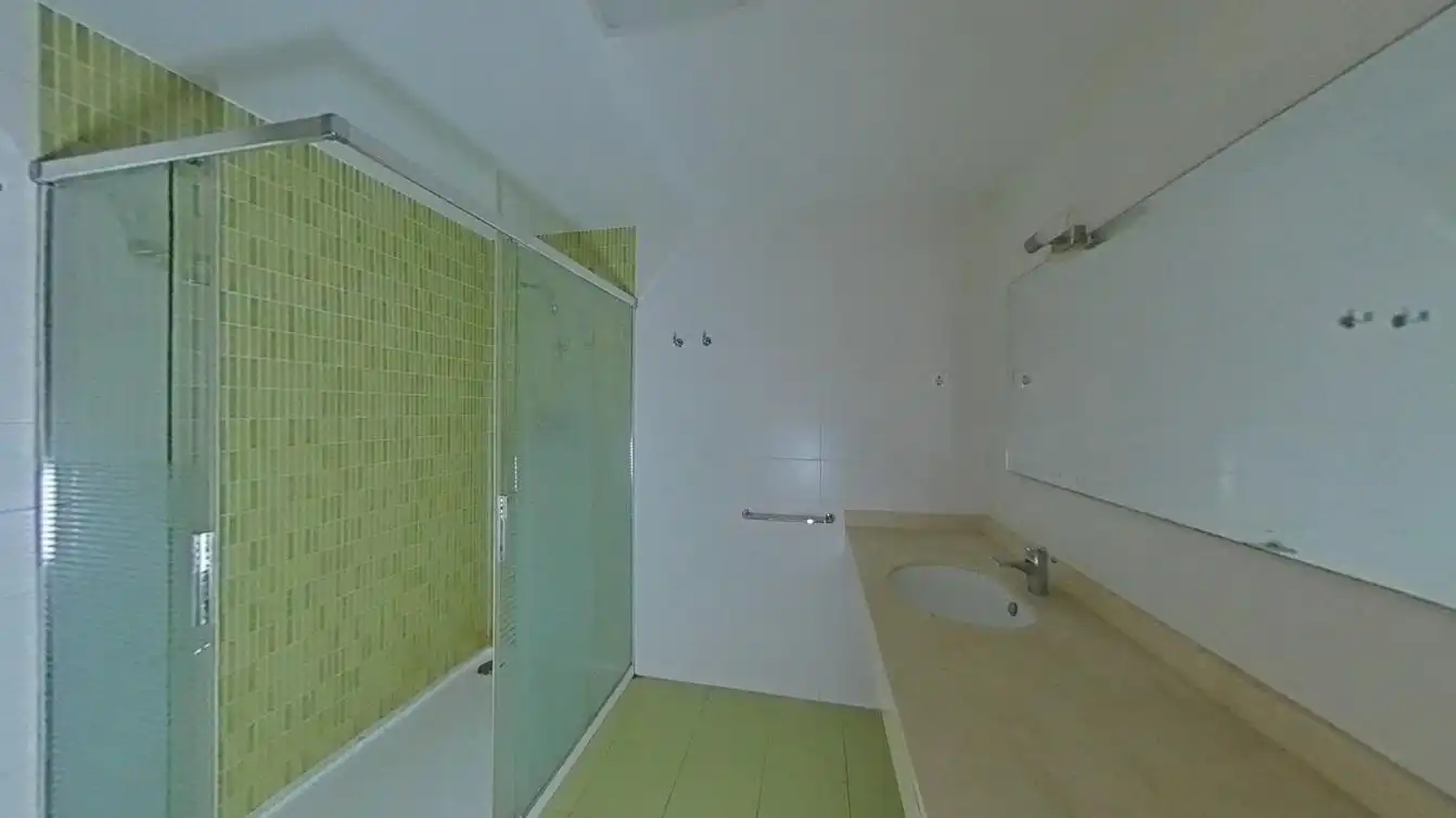 Baño de Piso en venta en Alicante / Alacant con Aire acondicionado, Calefacción y Piscina