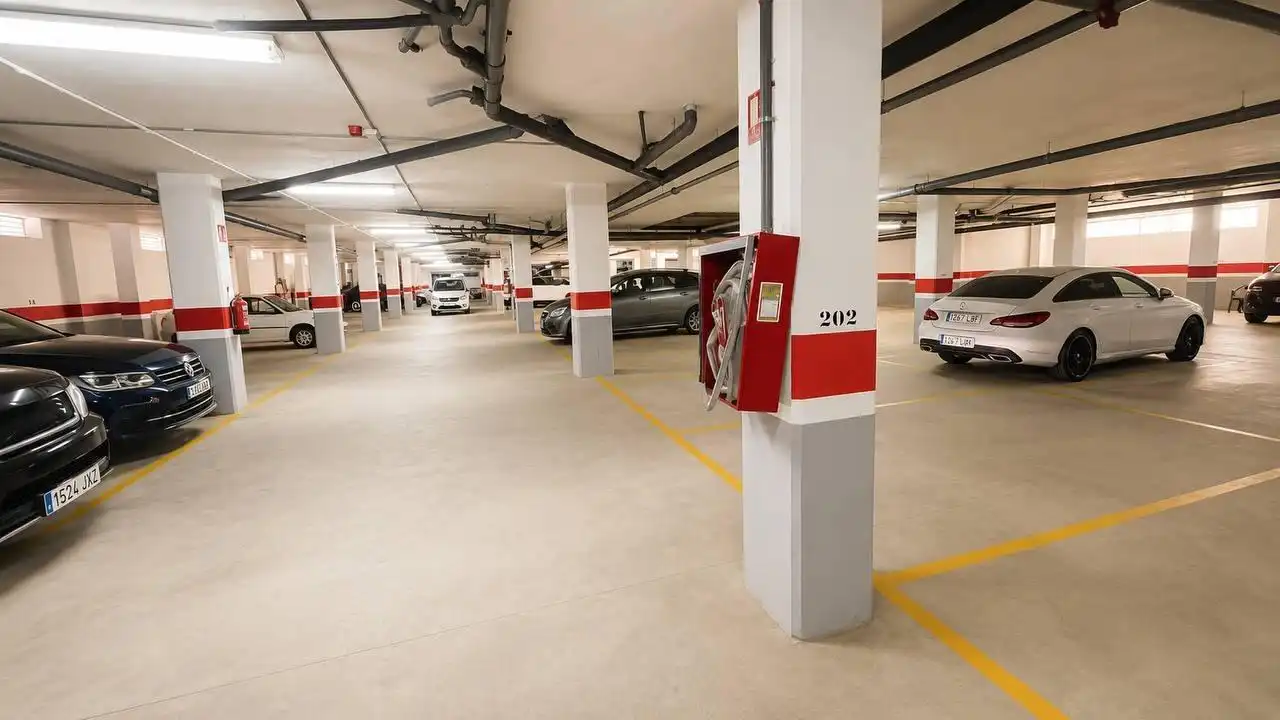 Parking de Apartamento en venta en Orihuela con Jardín privado, Amueblado y Balcón