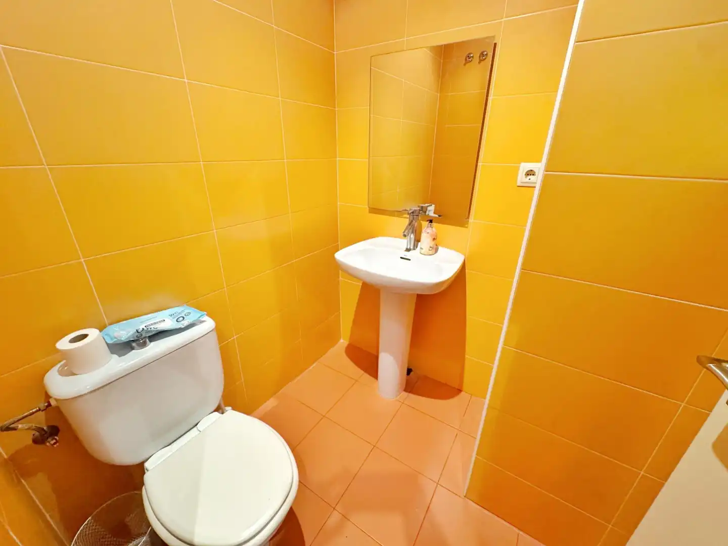 Baño de Local de alquiler en Elda