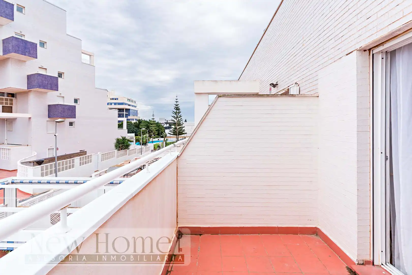 Exterior view of Duplexes for sale in Roquetas de Mar  with Terrace and Community pool